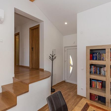 D&D Apartmani Biograd Na Moru Bagian luar foto