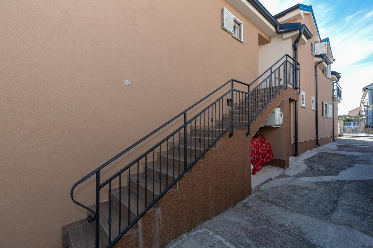 D&D Apartmani Biograd Na Moru Bagian luar foto