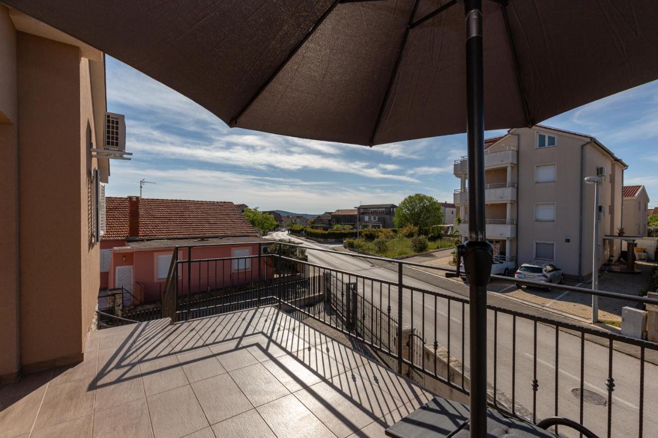 D&D Apartmani Biograd Na Moru Bagian luar foto