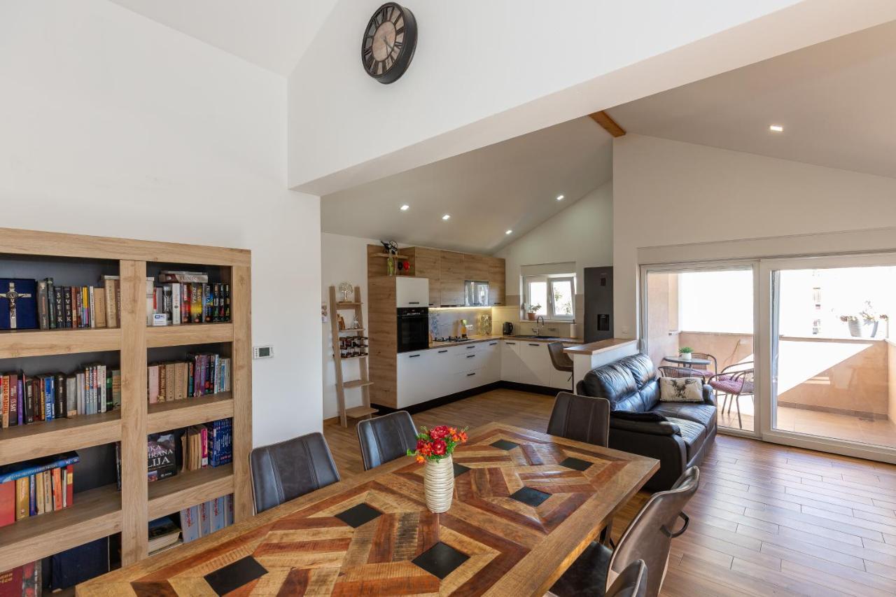 D&D Apartmani Biograd Na Moru Bagian luar foto