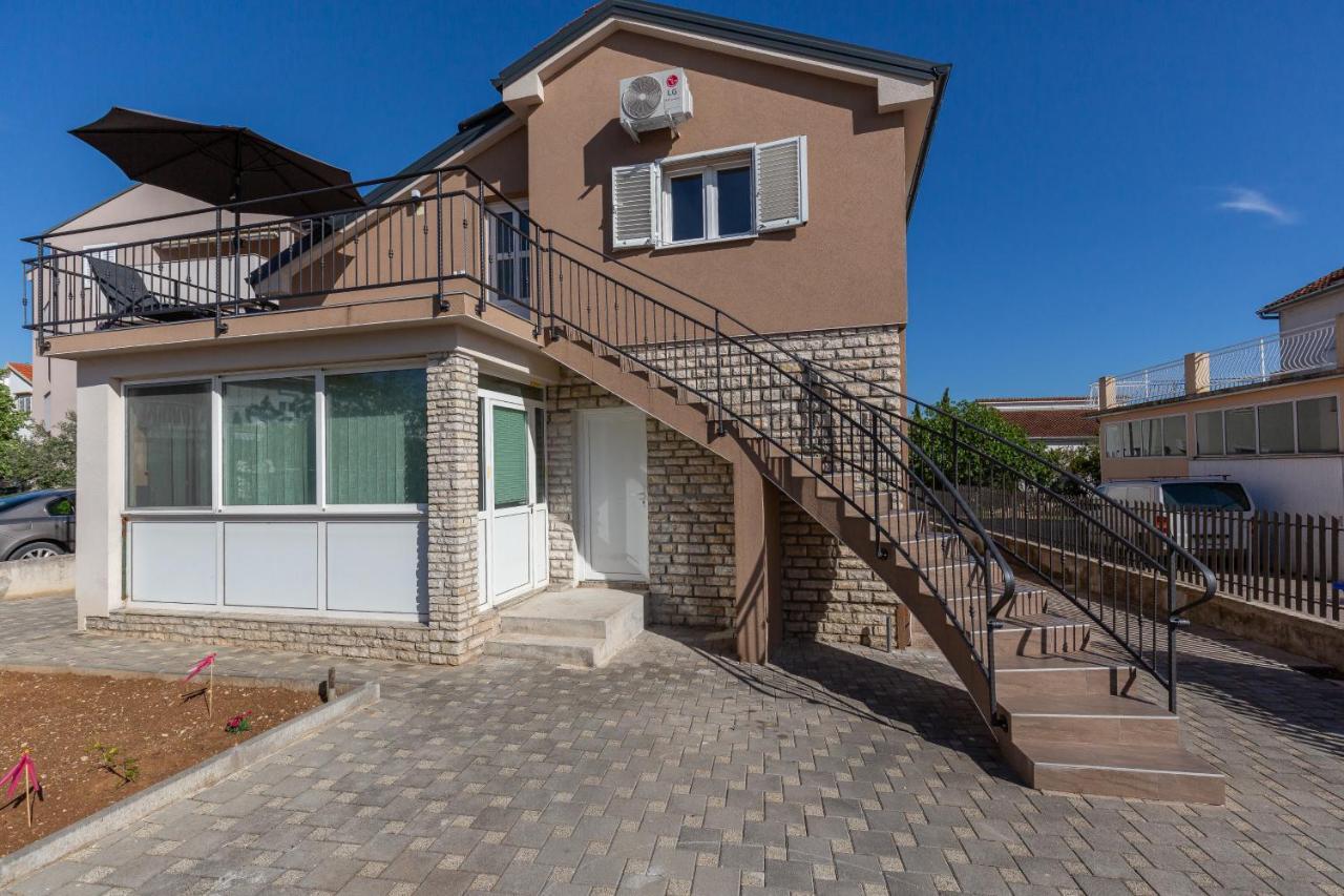 D&D Apartmani Biograd Na Moru Bagian luar foto