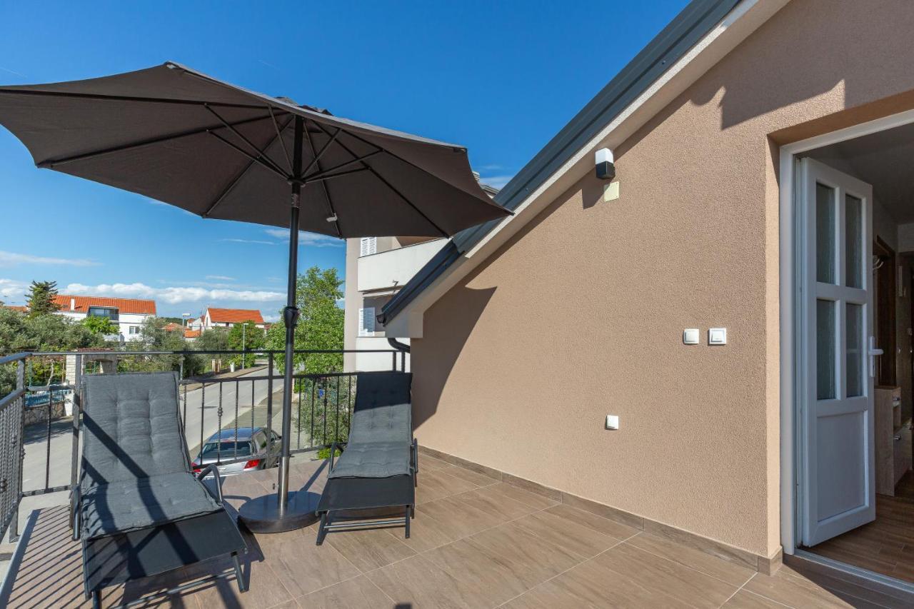 D&D Apartmani Biograd Na Moru Bagian luar foto
