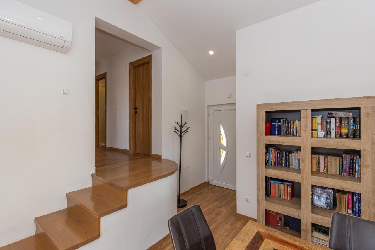 D&D Apartmani Biograd Na Moru Bagian luar foto