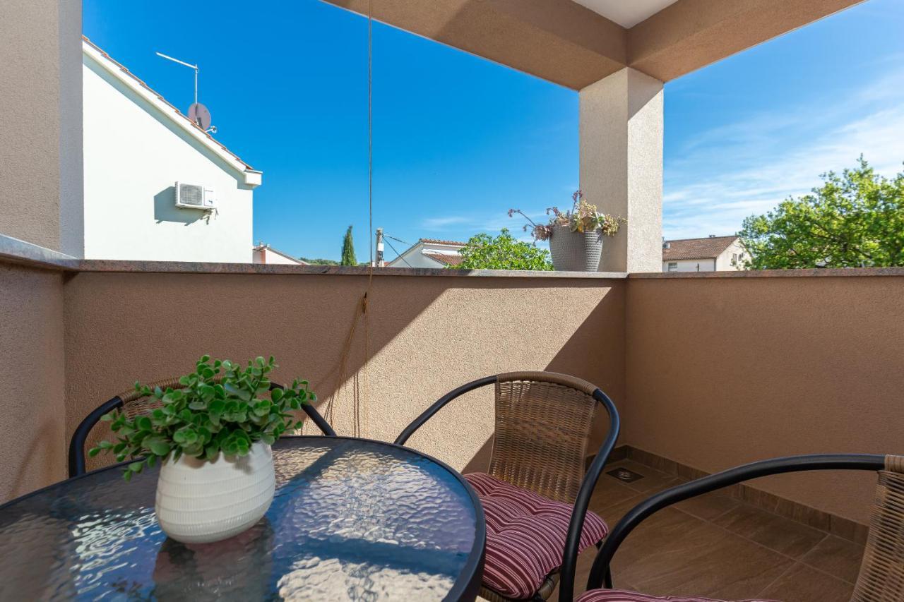 D&D Apartmani Biograd Na Moru Bagian luar foto