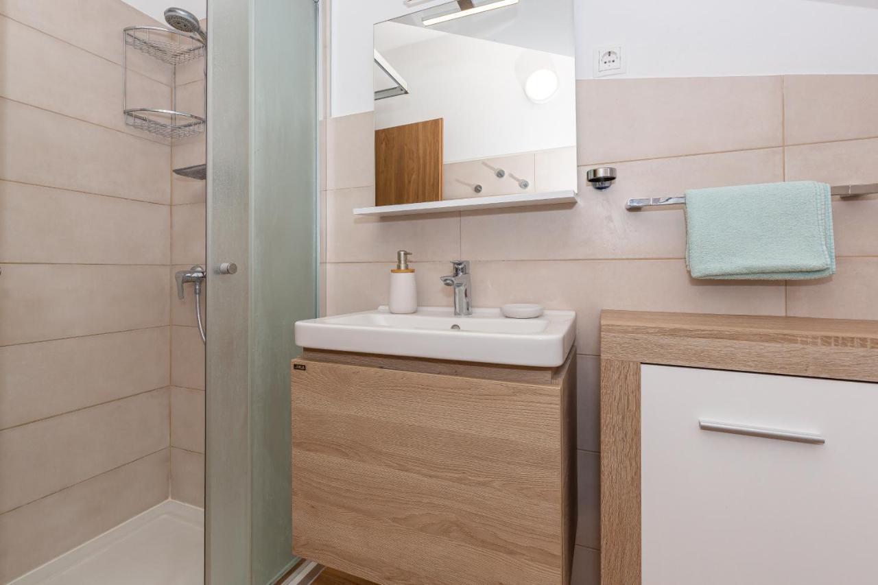 D&D Apartmani Biograd Na Moru Bagian luar foto