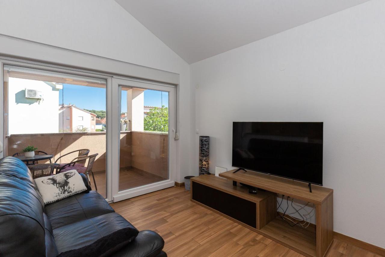 D&D Apartmani Biograd Na Moru Bagian luar foto