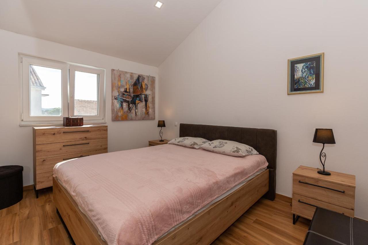 D&D Apartmani Biograd Na Moru Bagian luar foto