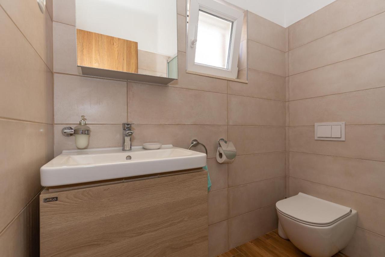 D&D Apartmani Biograd Na Moru Bagian luar foto