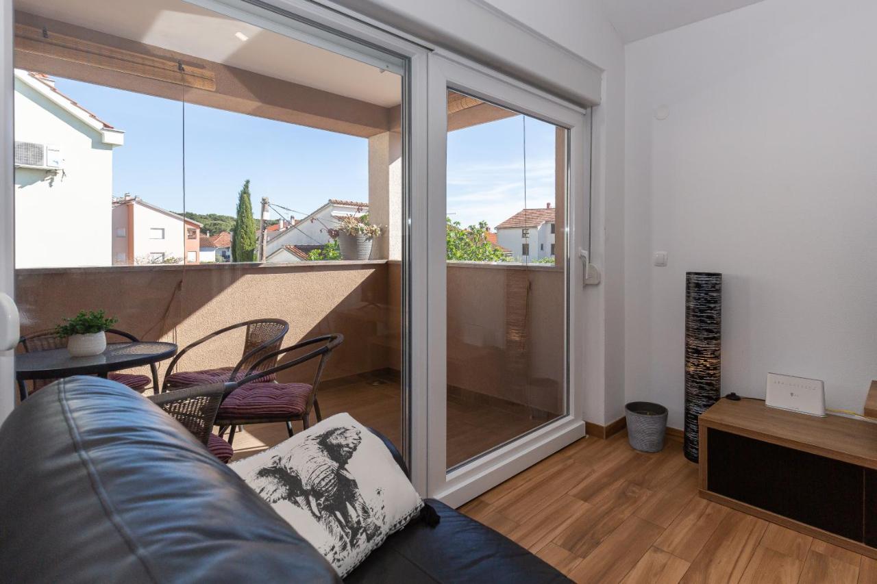 D&D Apartmani Biograd Na Moru Bagian luar foto